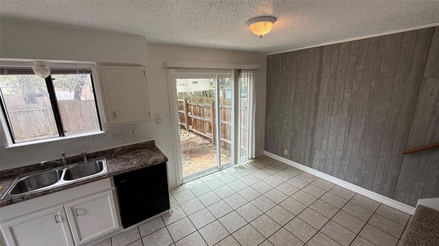 9019 Sawtooth LN A, Austin, TX 78729