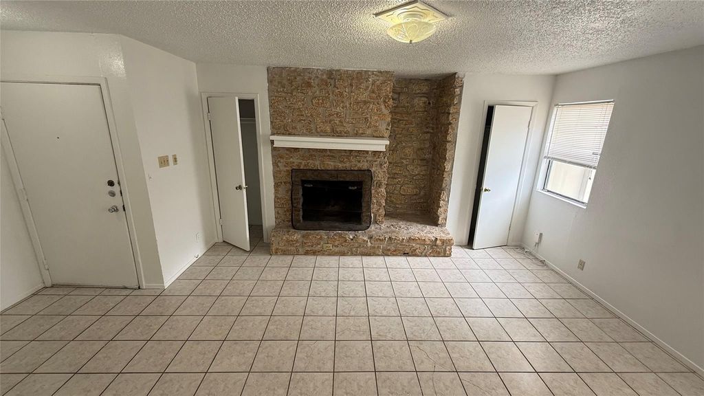 9019 Sawtooth LN A, Austin, TX 78729