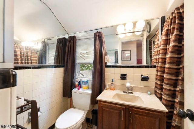 420 Hollywood Ave, Hillside Twp., NJ 07205