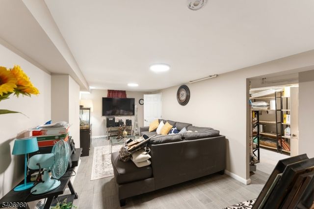 420 Hollywood Ave, Hillside Twp., NJ 07205