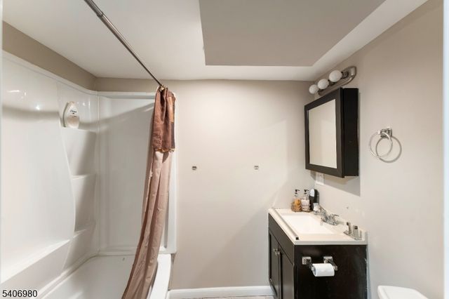 420 Hollywood Ave, Hillside Twp., NJ 07205