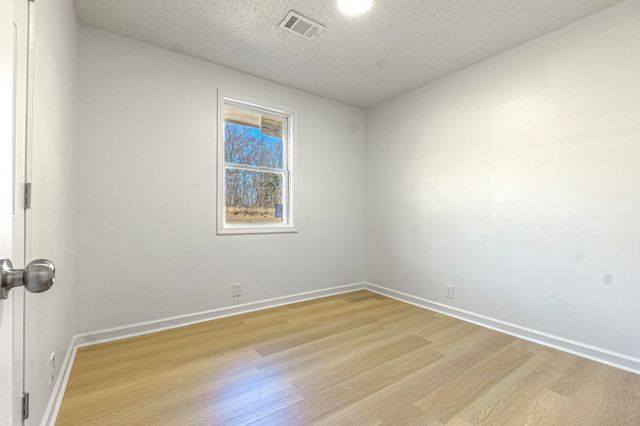 1165 ERMON RD, Bolivar, TN 38008