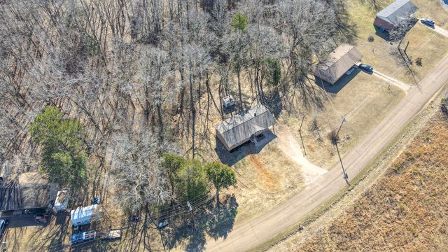 1165 ERMON RD, Bolivar, TN 38008