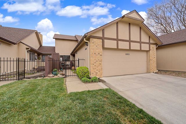 1005 Burr Oak Ln, Salina, KS 67401