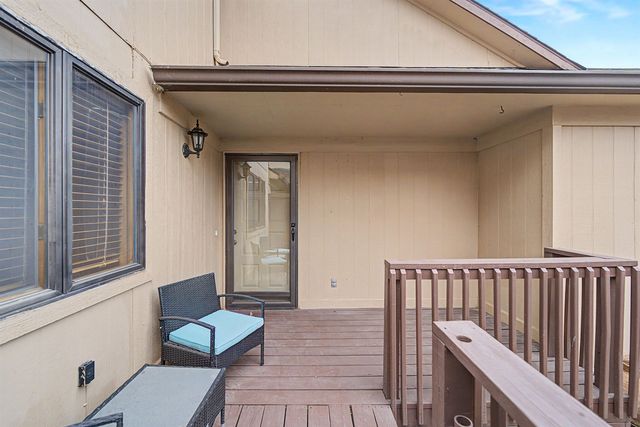1005 Burr Oak Ln, Salina, KS 67401