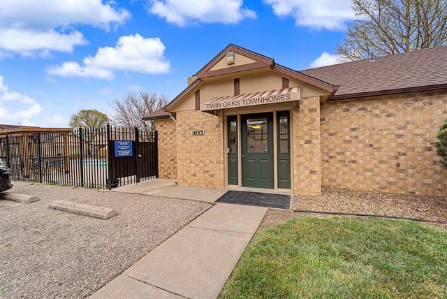 1005 Burr Oak Ln, Salina, KS 67401