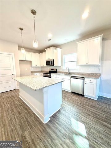 11205 Cornerstone Way, Hampton, GA 30228