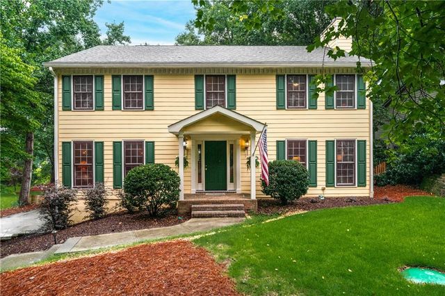 3609 Hermitage Drive, Berkeley Lake, GA 30096