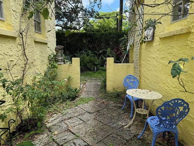 1209 Aguila Avenue, Coral Gables, FL 33134