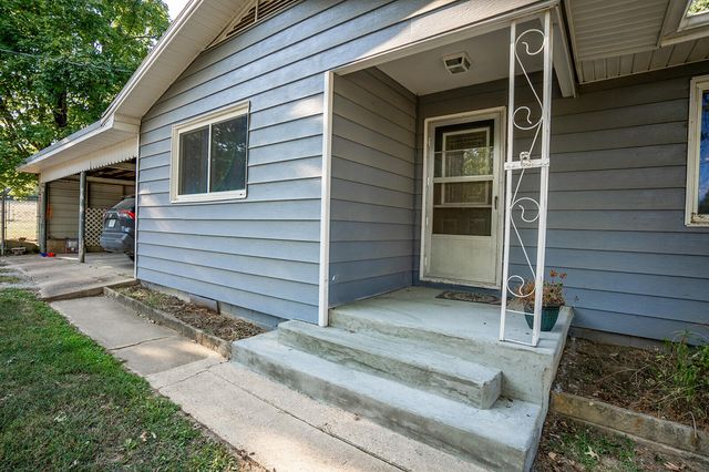 951 County Road 5740, Willow Springs, MO 65793