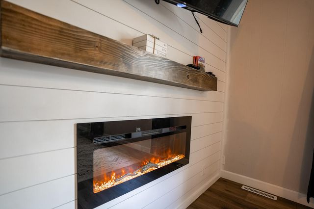 951 County Road 5740, Willow Springs, MO 65793