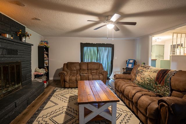 951 County Road 5740, Willow Springs, MO 65793