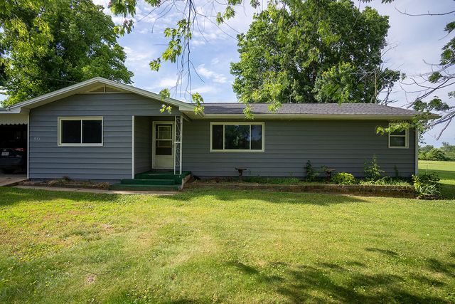 951 County Road 5740, Willow Springs, MO 65793