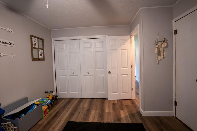 951 County Road 5740, Willow Springs, MO 65793