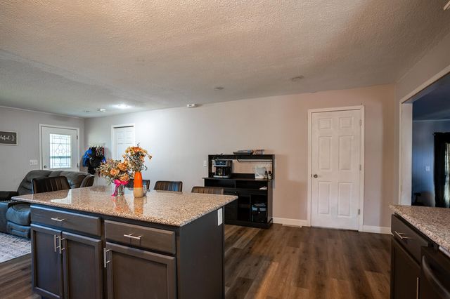 951 County Road 5740, Willow Springs, MO 65793