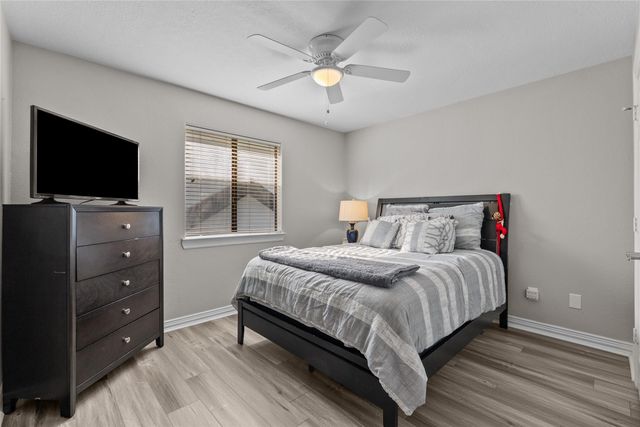 1511 Waterside Drive, League City, TX 77573