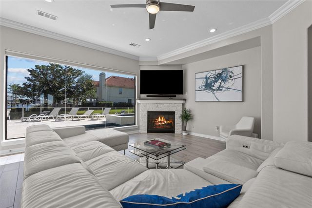 1511 Waterside Drive, League City, TX 77573