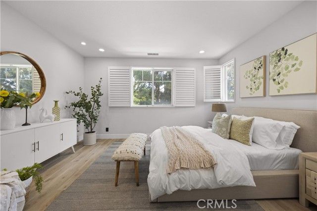 328 Flyers Ln, Tustin, CA 92782