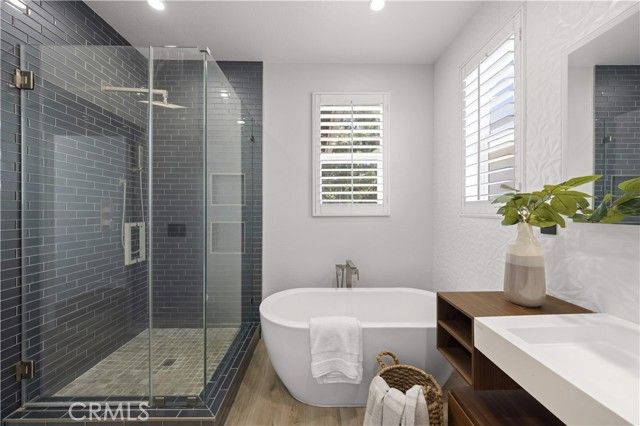 328 Flyers Ln, Tustin, CA 92782