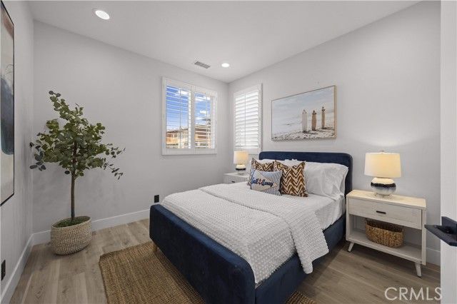 328 Flyers Ln, Tustin, CA 92782