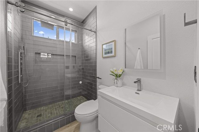 328 Flyers Ln, Tustin, CA 92782