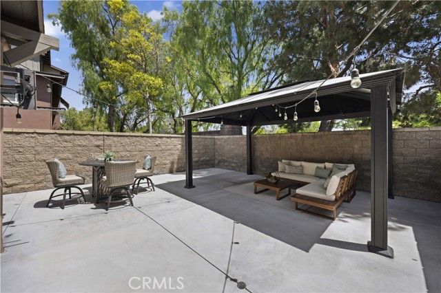 328 Flyers Ln, Tustin, CA 92782