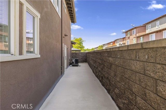 328 Flyers Ln, Tustin, CA 92782