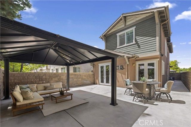 328 Flyers Ln, Tustin, CA 92782