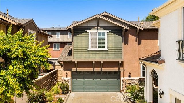 328 Flyers Ln, Tustin, CA 92782
