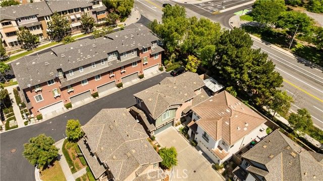 328 Flyers Ln, Tustin, CA 92782