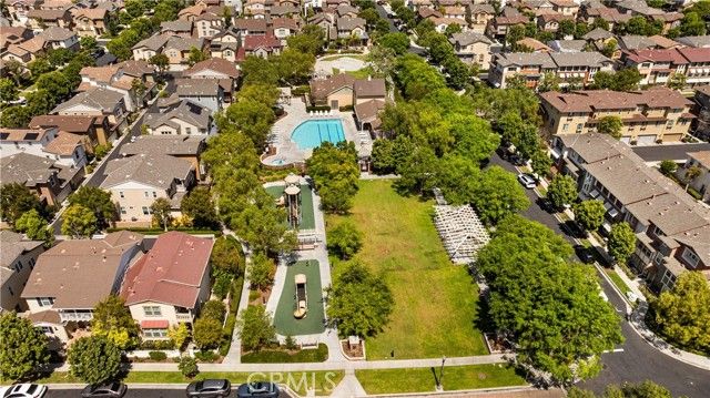 328 Flyers Ln, Tustin, CA 92782