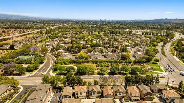 328 Flyers Ln, Tustin, CA 92782