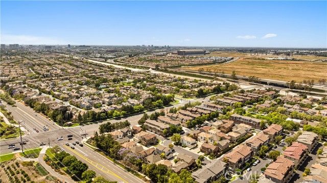 328 Flyers Ln, Tustin, CA 92782