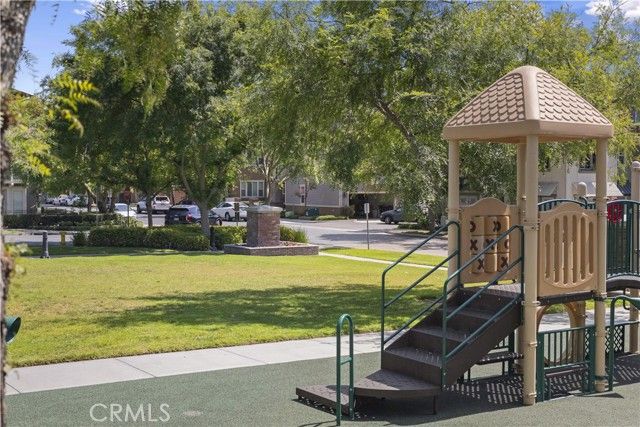 328 Flyers Ln, Tustin, CA 92782