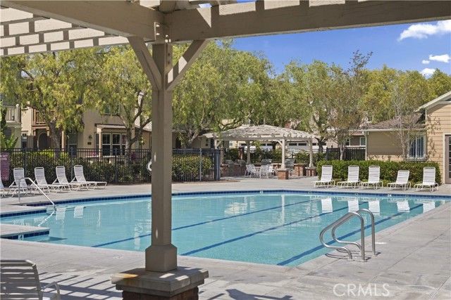 328 Flyers Ln, Tustin, CA 92782