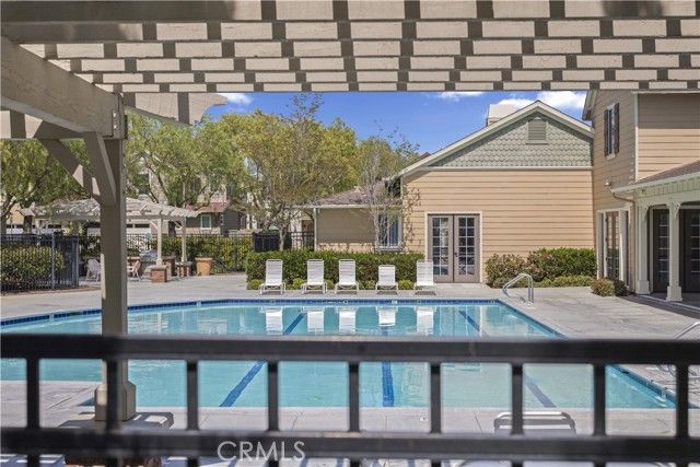 328 Flyers Ln, Tustin, CA 92782