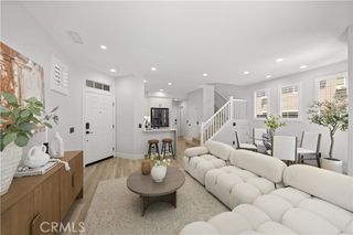 328 Flyers Ln, Tustin, CA 92782