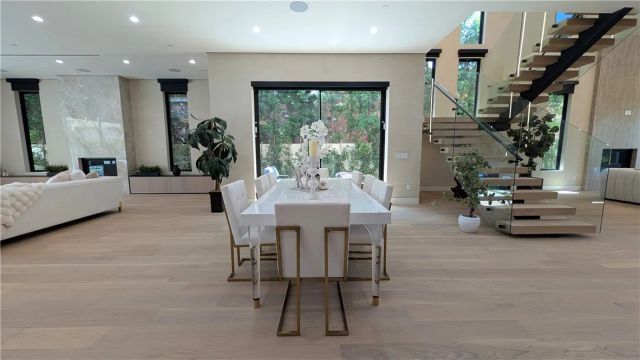 4528 Matilija Avenue, Sherman Oaks, CA 91423