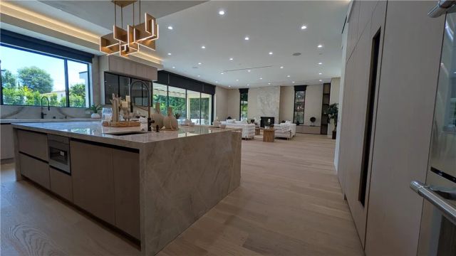 4528 Matilija Avenue, Sherman Oaks, CA 91423