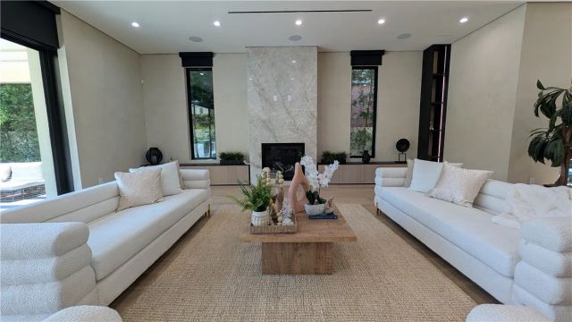 4528 Matilija Avenue, Sherman Oaks, CA 91423