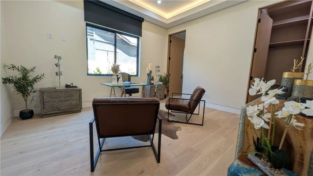 4528 Matilija Avenue, Sherman Oaks, CA 91423