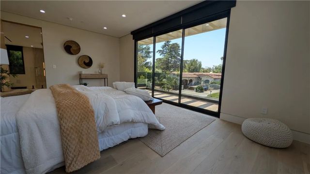 4528 Matilija Avenue, Sherman Oaks, CA 91423