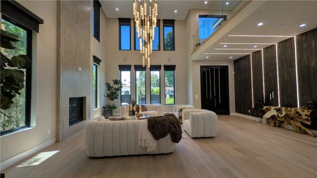4528 Matilija Avenue, Sherman Oaks, CA 91423