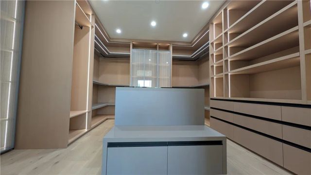 4528 Matilija Avenue, Sherman Oaks, CA 91423