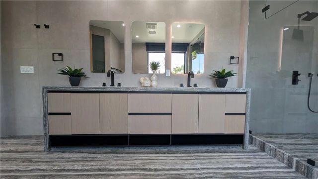 4528 Matilija Avenue, Sherman Oaks, CA 91423