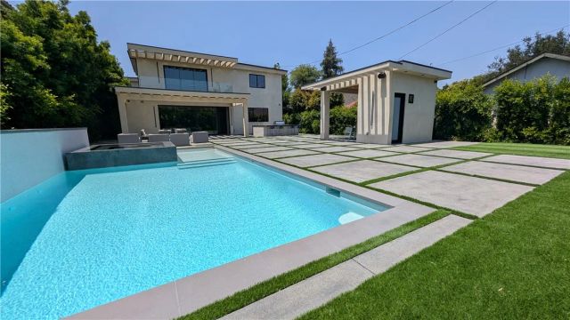 4528 Matilija Avenue, Sherman Oaks, CA 91423