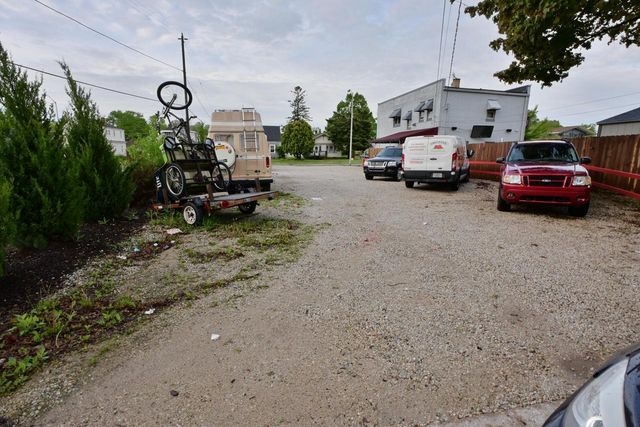 88 W BECHER STREET, West Allis, WI 53227