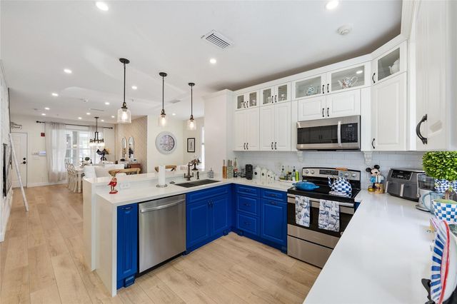 621 SW 10TH STREET 201, Gainesville, FL 32601