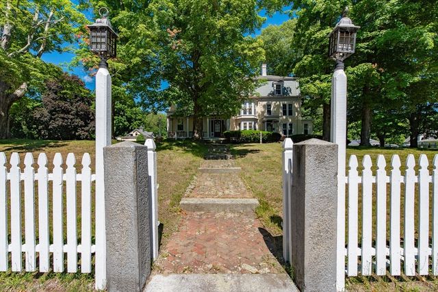 48 Mendon St., Blackstone, MA 01504