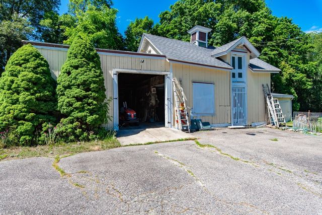 48 Mendon St., Blackstone, MA 01504